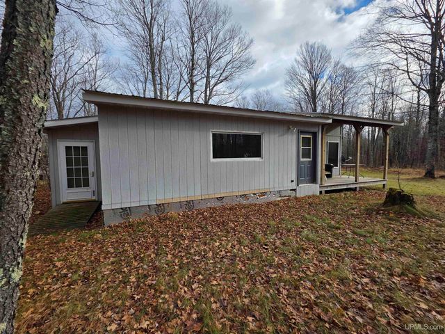 8285 Peter White Road, Deerton, MI 49822