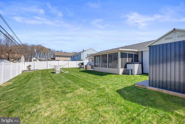 837 FAIRFIELD RD, Fairless Hills, PA 19030