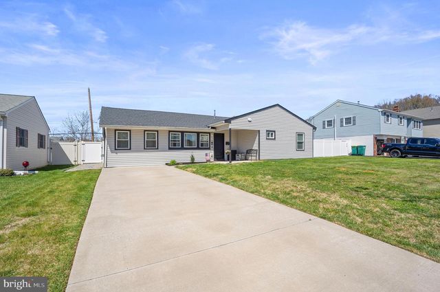 837 FAIRFIELD RD, Fairless Hills, PA 19030