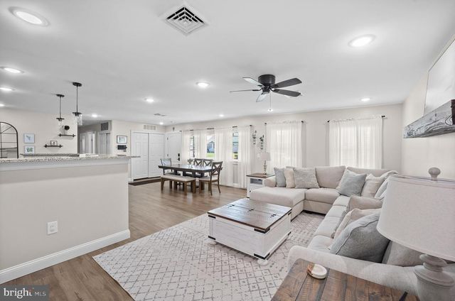 837 FAIRFIELD RD, Fairless Hills, PA 19030