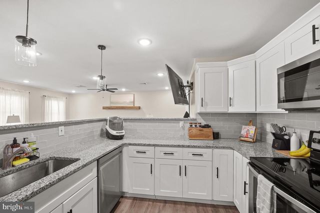837 FAIRFIELD RD, Fairless Hills, PA 19030
