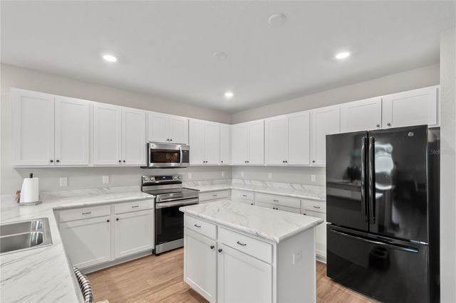 9100 SE 43RD AVENUE, Ocala, FL 34480