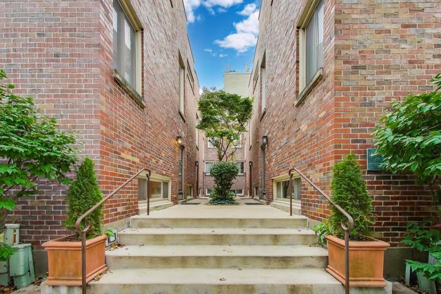 515 W Dickens Avenue, Chicago, IL 60614