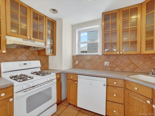 2894 Wellman Avenue, Bronx, NY 10461