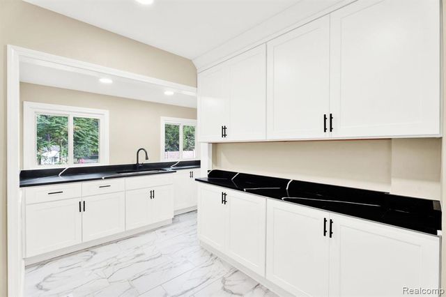 23248 Helen Street, Southfield, MI 48033