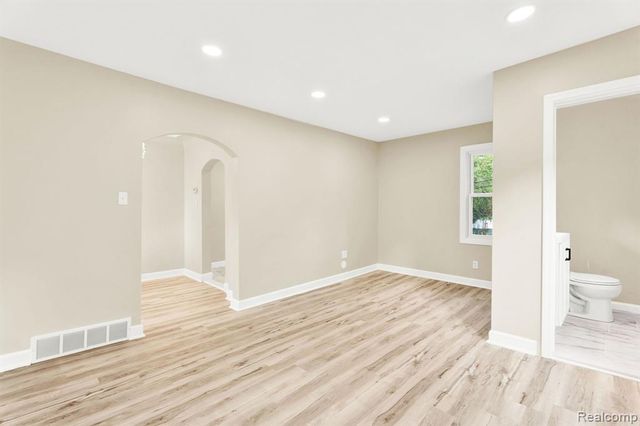 23248 Helen Street, Southfield, MI 48033