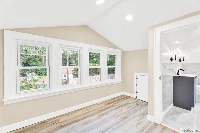 23248 Helen Street, Southfield, MI 48033