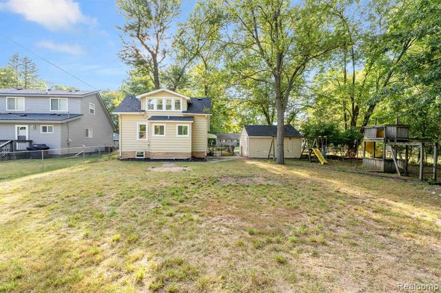 23248 Helen Street, Southfield, MI 48033