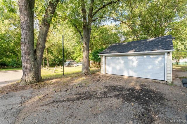 23248 Helen Street, Southfield, MI 48033