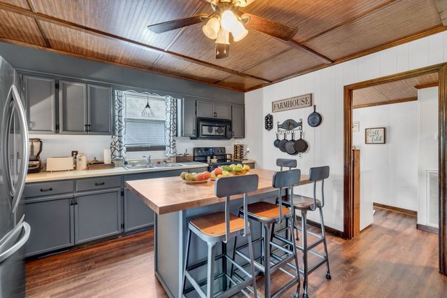 404 Tollgate Rd, Shelbyville, TN 37160