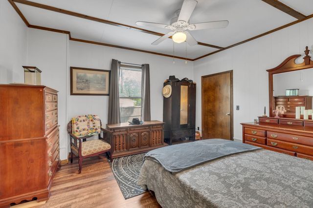404 Tollgate Rd, Shelbyville, TN 37160