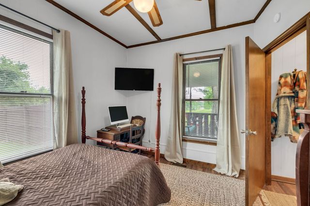 404 Tollgate Rd, Shelbyville, TN 37160