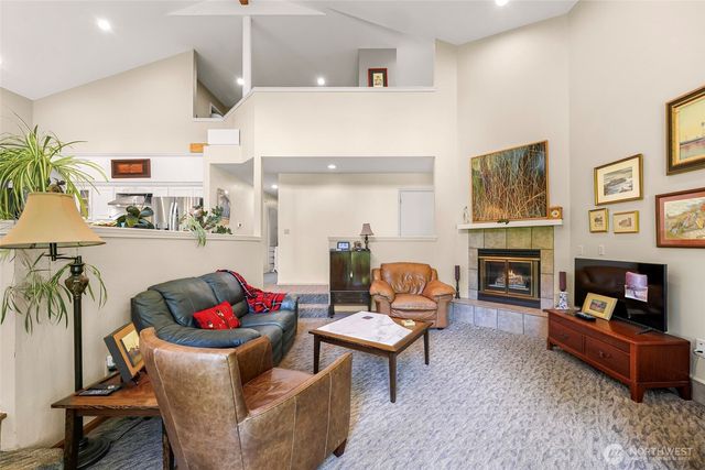 6874 Golf View Drive, Lynden, WA 98264