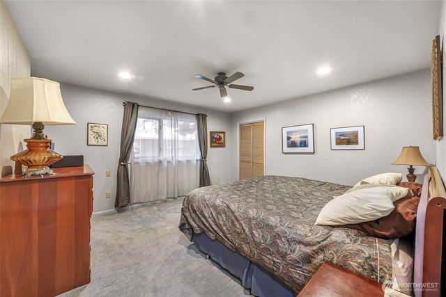 6874 Golf View Drive, Lynden, WA 98264