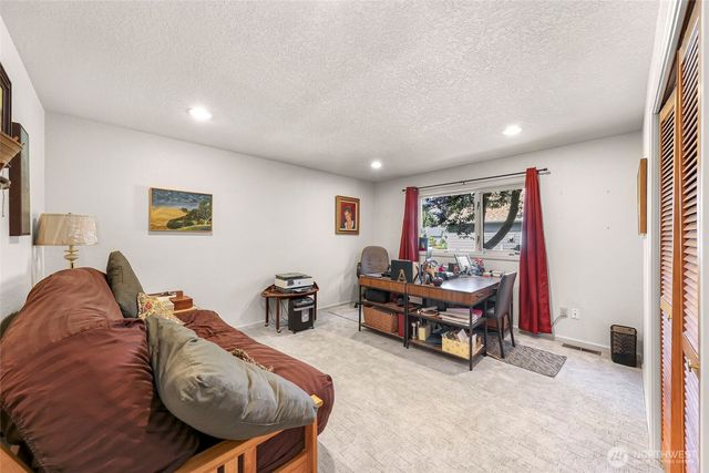 6874 Golf View Drive, Lynden, WA 98264
