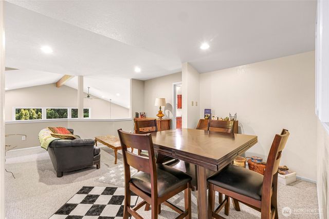 6874 Golf View Drive, Lynden, WA 98264