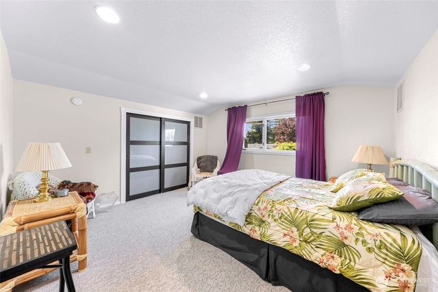 6874 Golf View Drive, Lynden, WA 98264