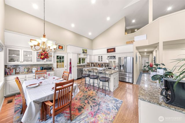 6874 Golf View Drive, Lynden, WA 98264