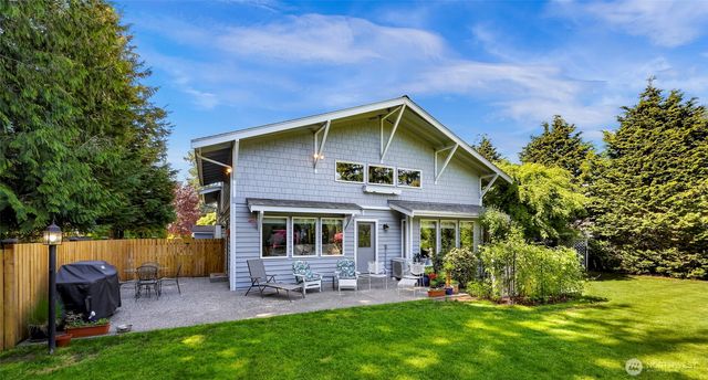 6874 Golf View Drive, Lynden, WA 98264