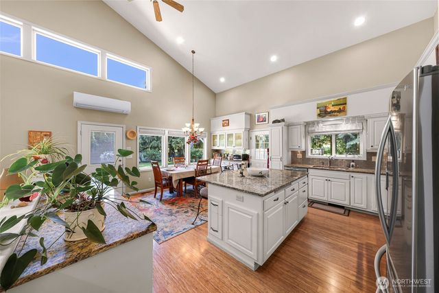 6874 Golf View Drive, Lynden, WA 98264