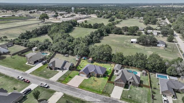 409 Edgewood Terrace, Boyd, TX 76023