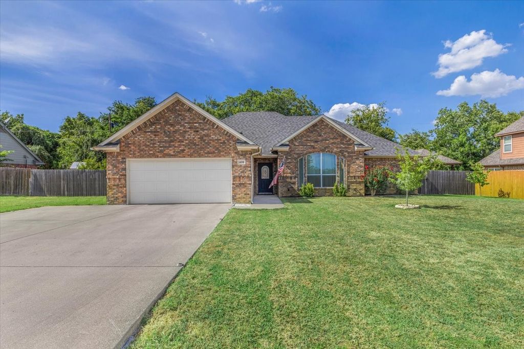 409 Edgewood Terrace, Boyd, TX 76023