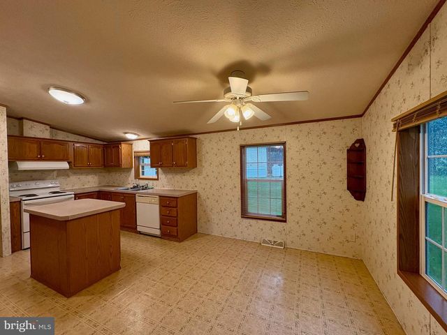 220 SHIPPENSBURG MOBILE EST, Shippensburg, PA 17257