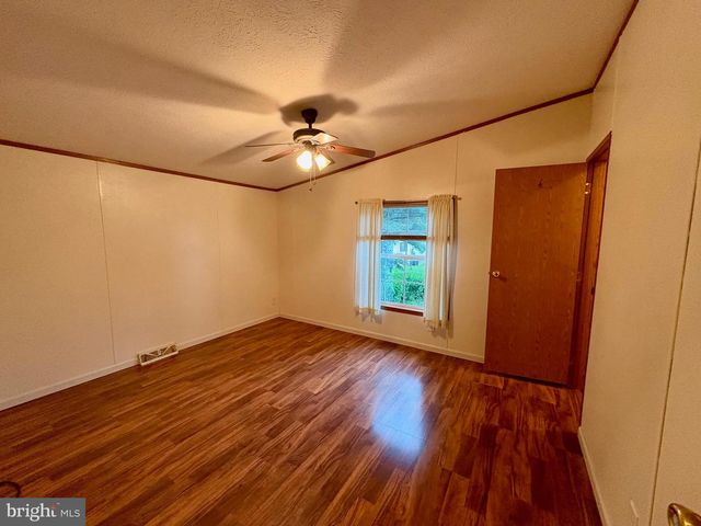 220 SHIPPENSBURG MOBILE EST, Shippensburg, PA 17257