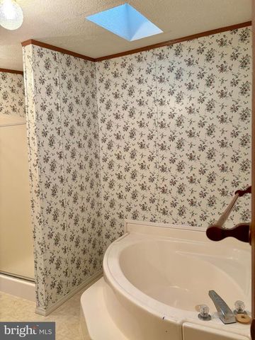 220 SHIPPENSBURG MOBILE EST, Shippensburg, PA 17257