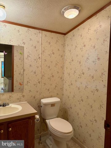 220 SHIPPENSBURG MOBILE EST, Shippensburg, PA 17257