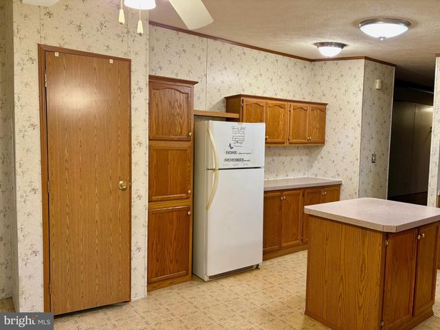 220 SHIPPENSBURG MOBILE EST, Shippensburg, PA 17257