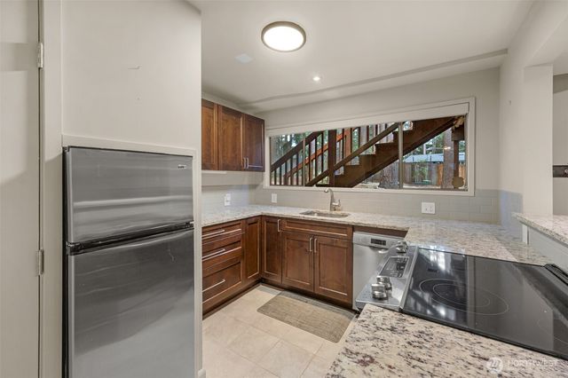 14015 60th Avenue W, Edmonds, WA 98026
