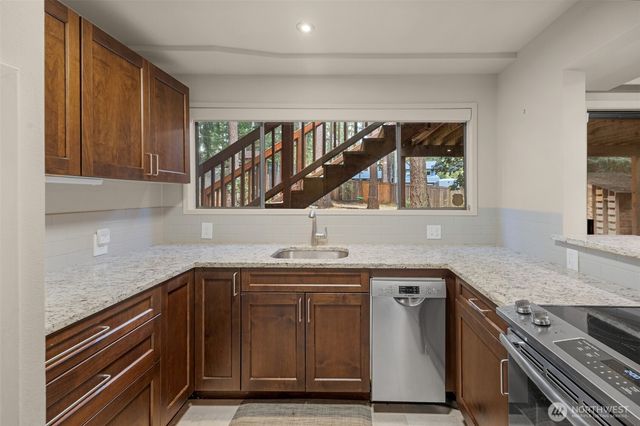 14015 60th Avenue W, Edmonds, WA 98026