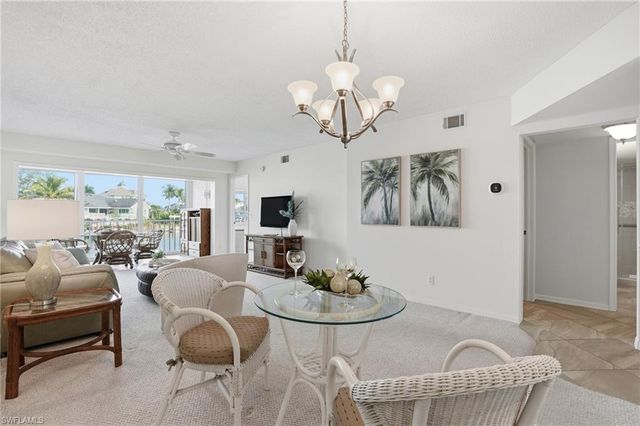 10684 Gulf Shore DR # 106B, Naples, FL 34108