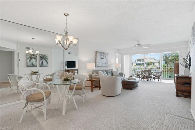 10684 Gulf Shore DR # 106B, Naples, FL 34108