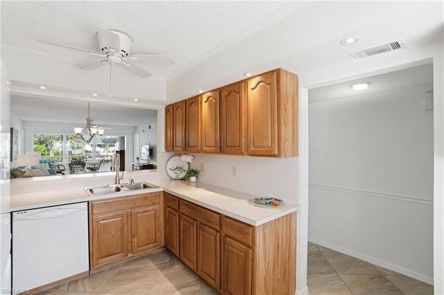 10684 Gulf Shore DR # 106B, Naples, FL 34108