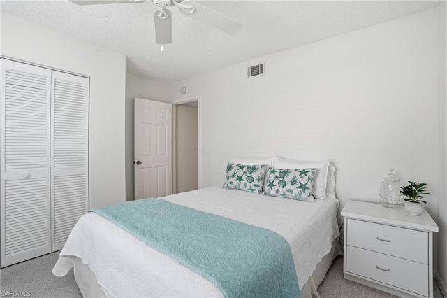 10684 Gulf Shore DR # 106B, Naples, FL 34108