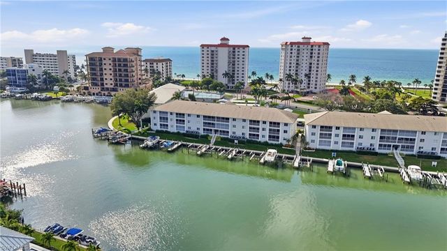 10684 Gulf Shore DR # 106B, Naples, FL 34108