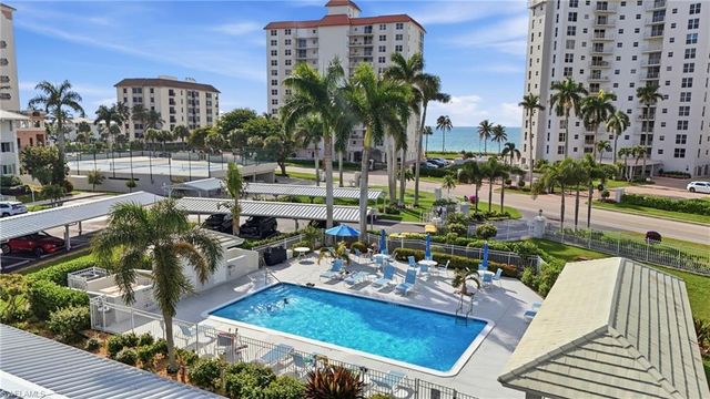 10684 Gulf Shore DR # 106B, Naples, FL 34108