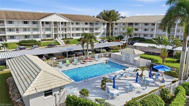 10684 Gulf Shore DR # 106B, Naples, FL 34108