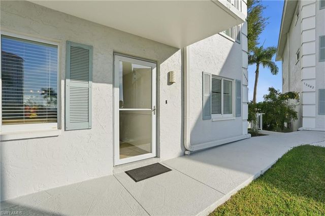10684 Gulf Shore DR # 106B, Naples, FL 34108
