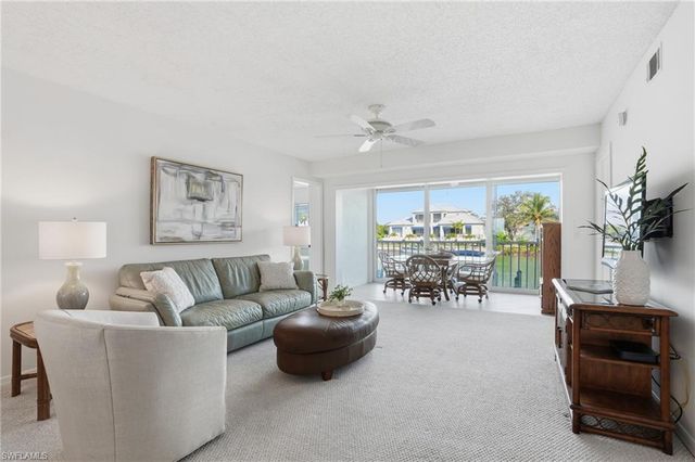 10684 Gulf Shore DR # 106B, Naples, FL 34108