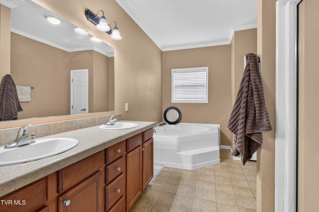 220 Crossroads Place Place, Lebanon, VA 24266