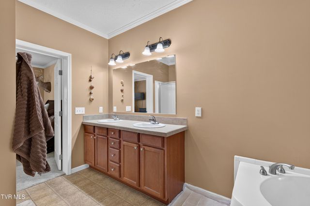 220 Crossroads Place Place, Lebanon, VA 24266