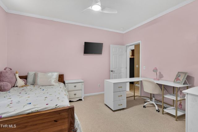 220 Crossroads Place Place, Lebanon, VA 24266