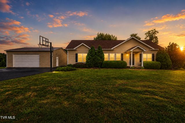 220 Crossroads Place Place, Lebanon, VA 24266
