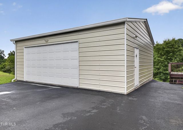220 Crossroads Place Place, Lebanon, VA 24266