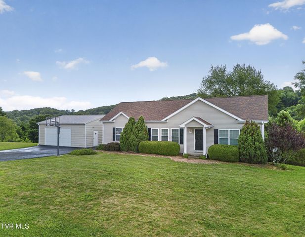 220 Crossroads Place Place, Lebanon, VA 24266