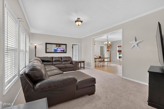 220 Crossroads Place Place, Lebanon, VA 24266