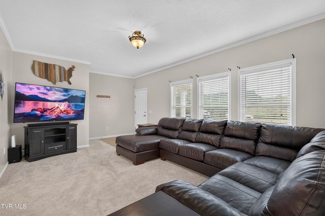 220 Crossroads Place Place, Lebanon, VA 24266
